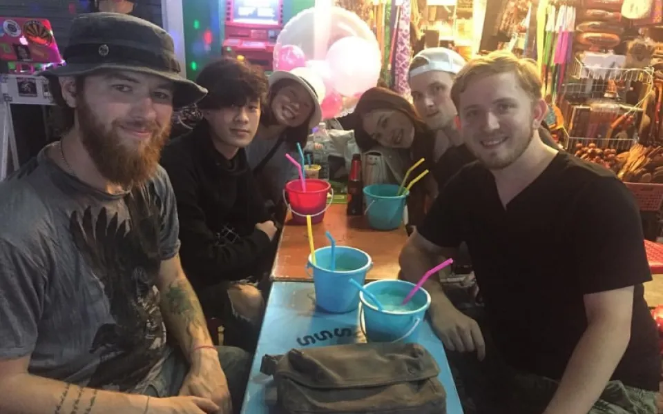 Ashwin tijdens zijn stage in Bangkok