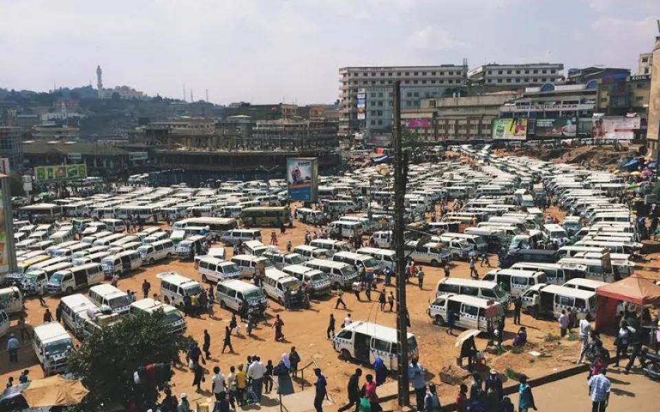 Charlotte tijdens haar studietijd in Oeganda